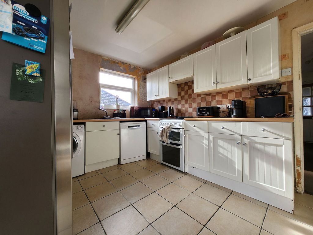 Property photo 3 of 21
