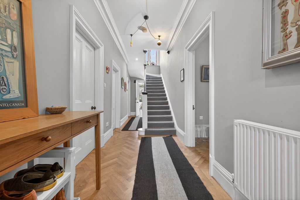 Property photo 2 of 50