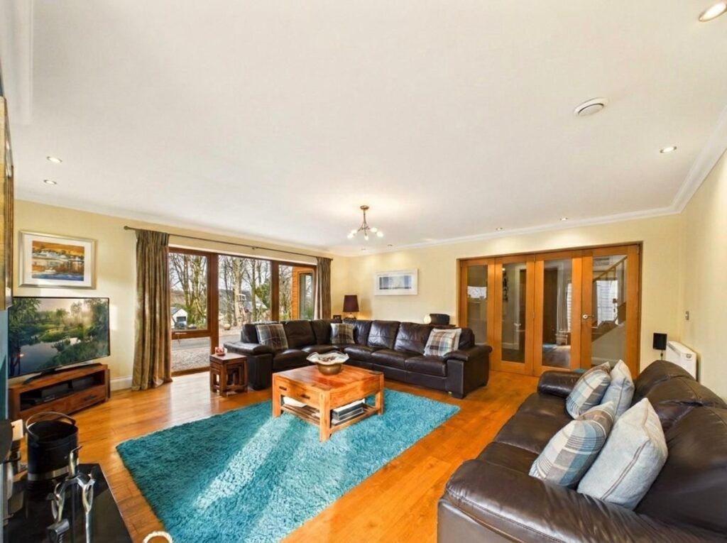 Property photo 3 of 47