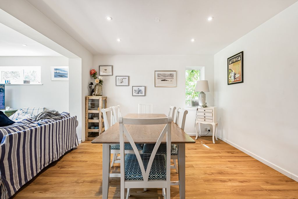 Property photo 3 of 11 Dining Room