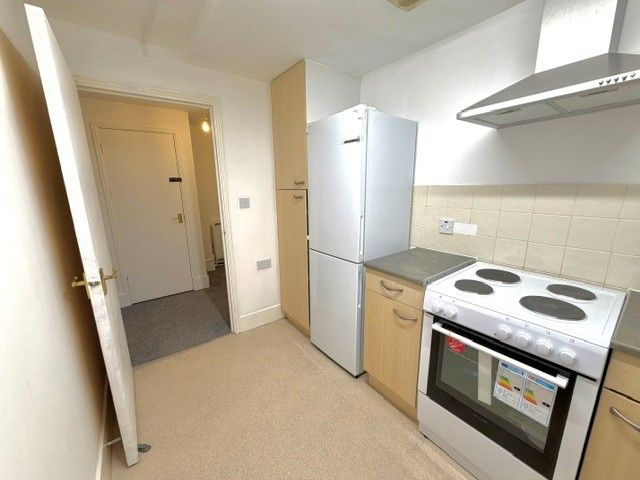 Property photo 1 of 10 Kitchen