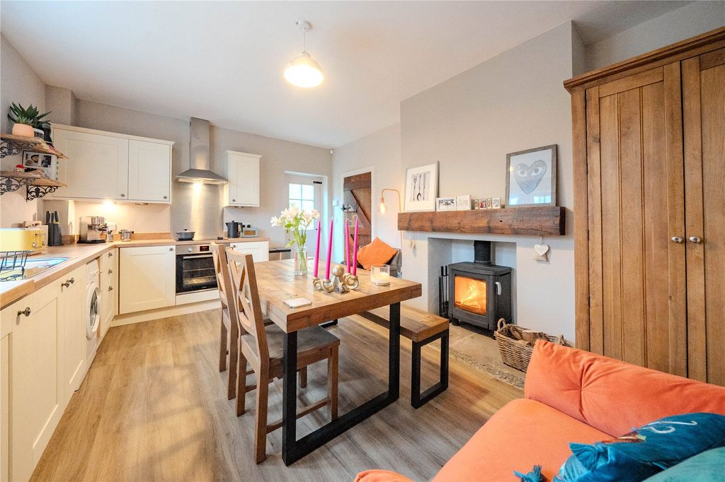 Property photo 2 of 19 Picture 2