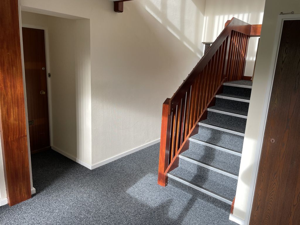 Property photo 2 of 13 Communal Area