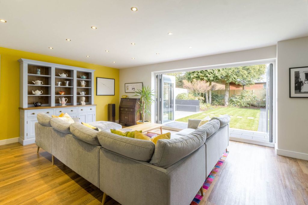 Property photo 3 of 44