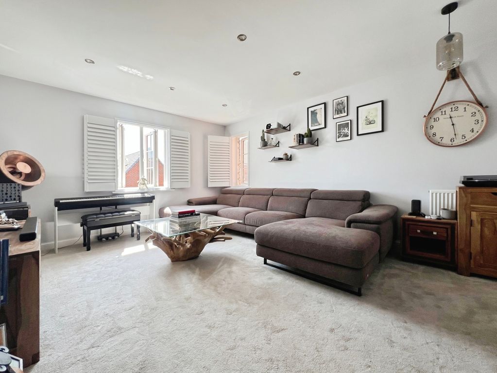 Property photo 2 of 12 Pbox-Img.Jpg