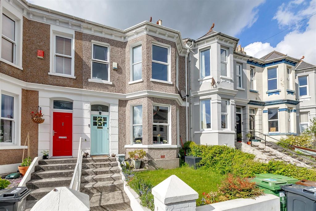 Property photo 1 of 17 Front Exterior