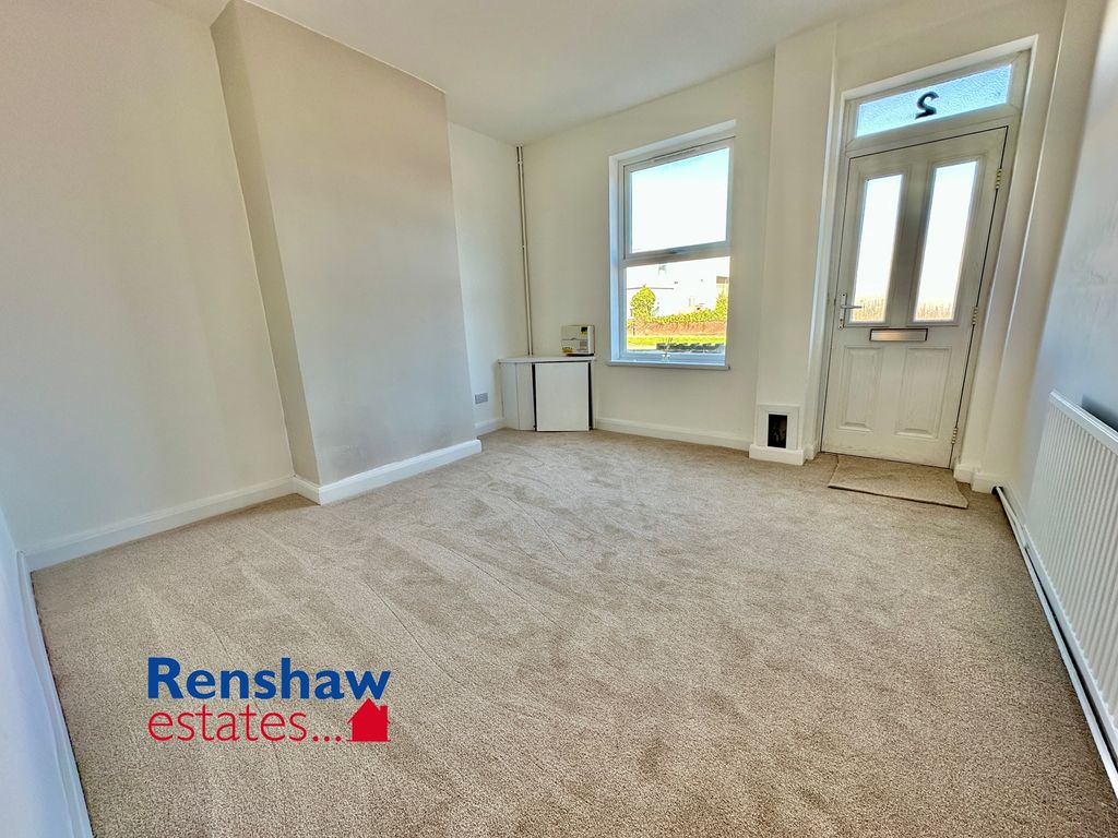 Property photo 2 of 13 L (3)