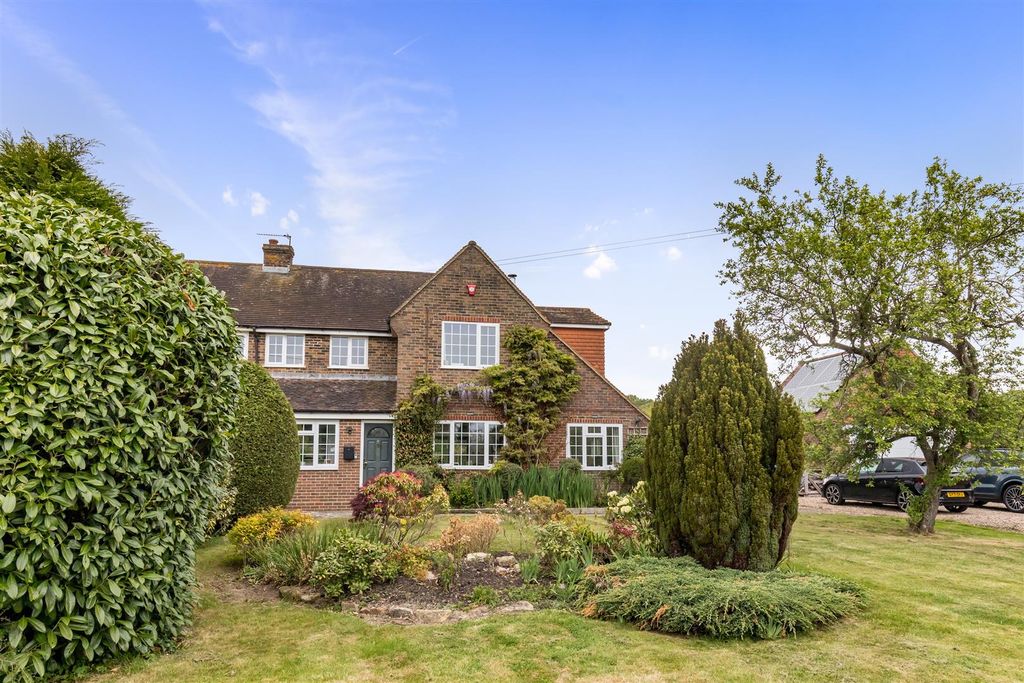 Property photo 1 of 31 Bowshot Cottages 1-25.Jpg