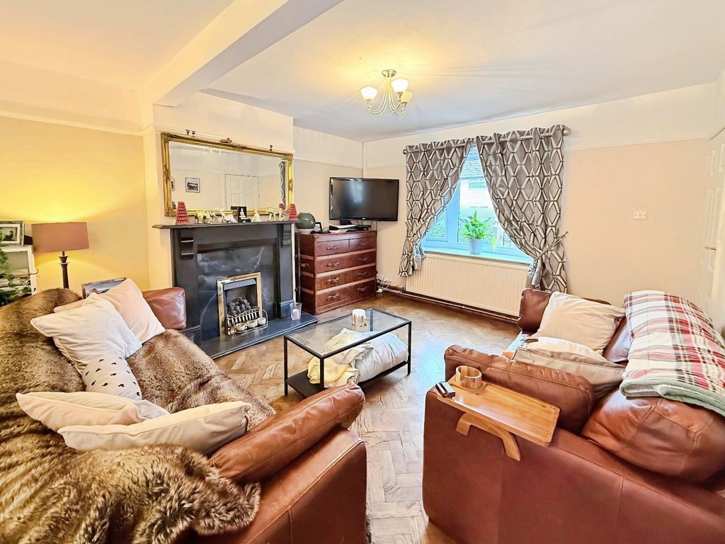 Property photo 3 of 18 Picture 3