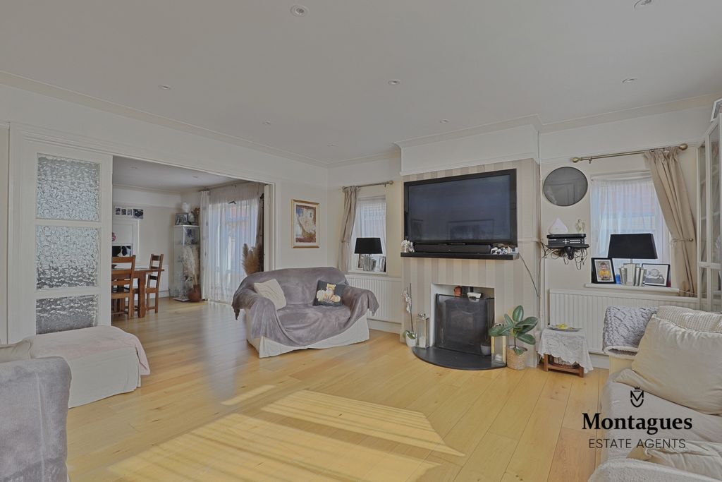 Property photo 3 of 33 Photo 19