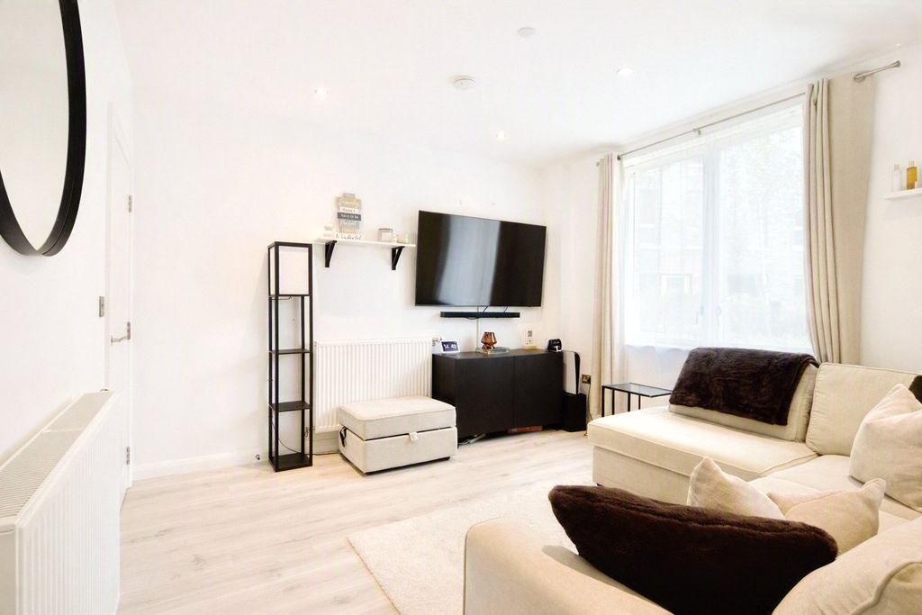 Property photo 3 of 12 Picture No. 04