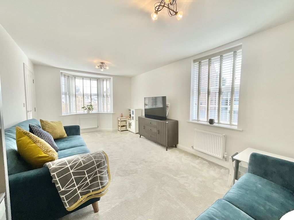 Property photo 3 of 33