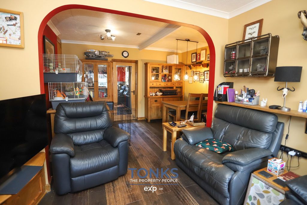 Property photo 3 of 14