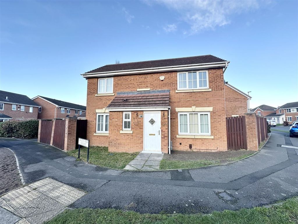 Property photo 1 of 18 Externally