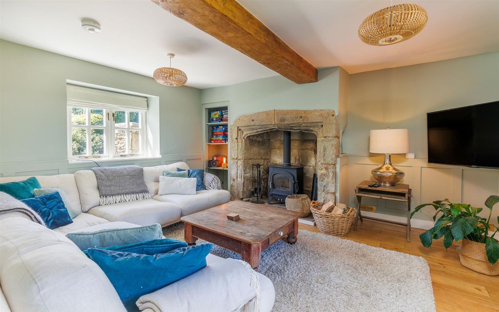 Property photo 3 of 34 Sitting Room
