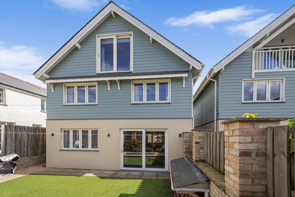 Property photo 1 of 19 Rear