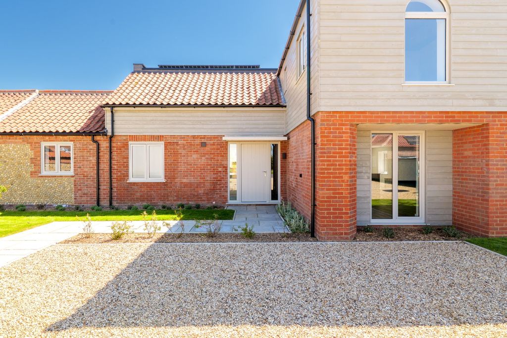 Property photo 2 of 31 5145981