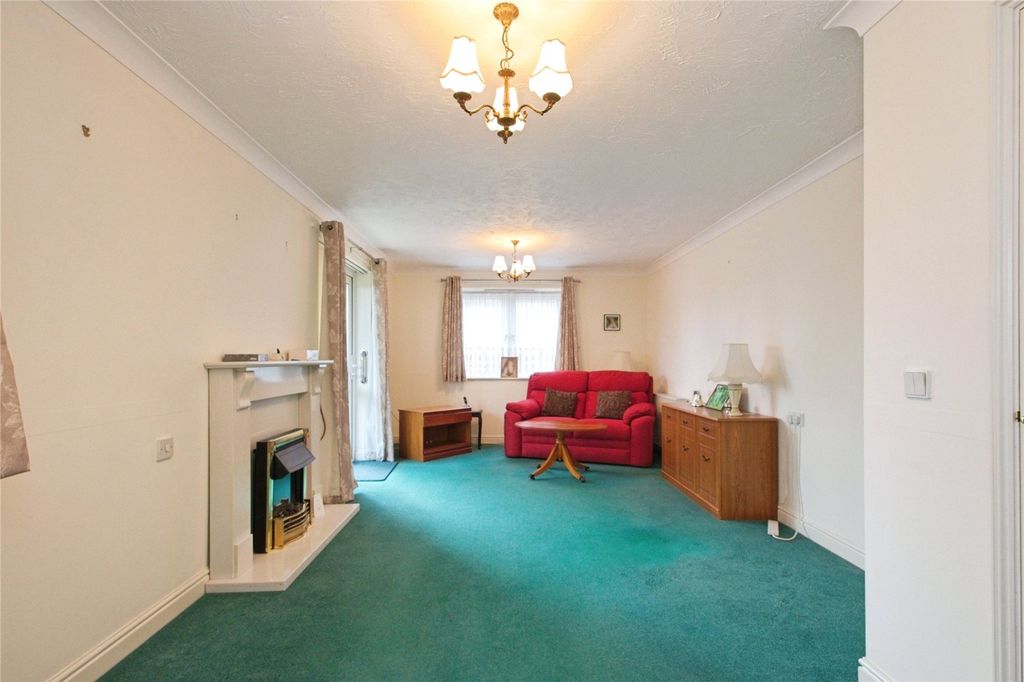 Property photo 2 of 11 Lounge