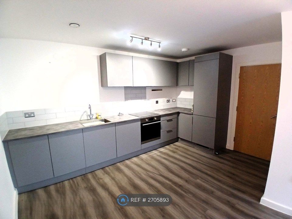 Property photo 3 of 15 Large Kitchen