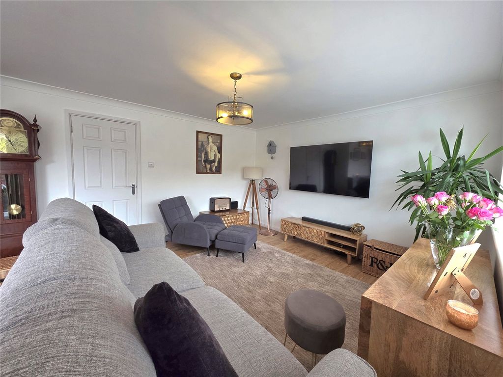 Property photo 3 of 28 Picture No. 08