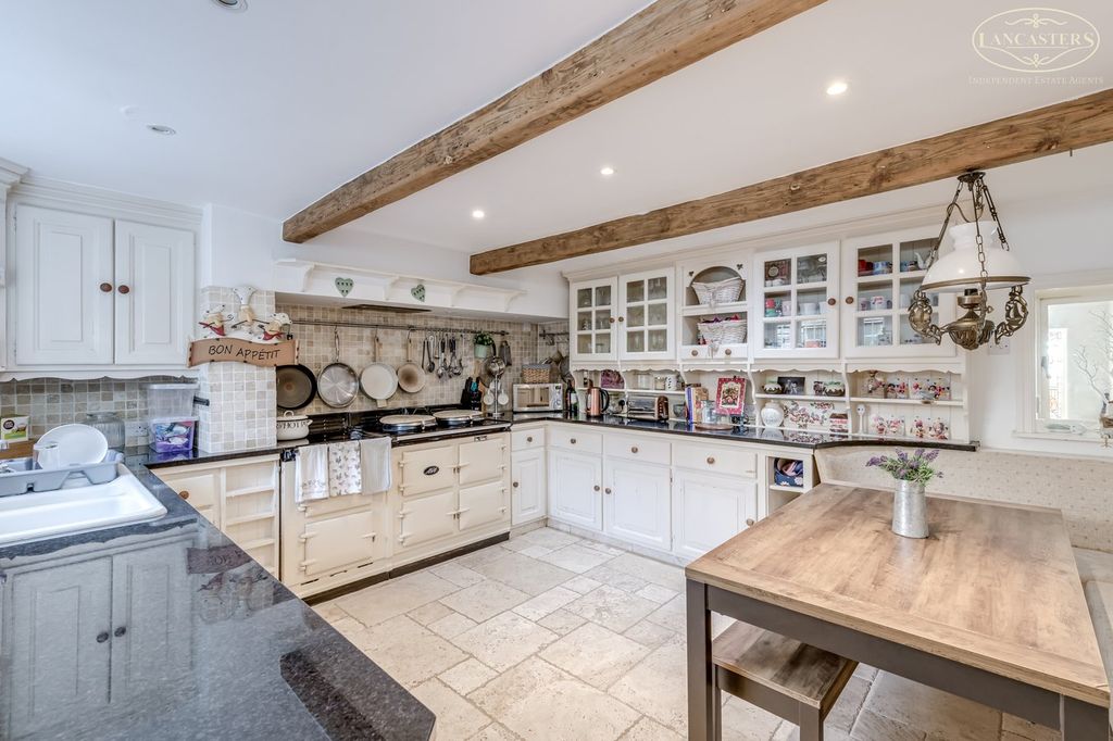 Property photo 3 of 30 Kitchen