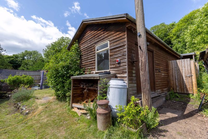 Property photo 1 of 11 Photo 10