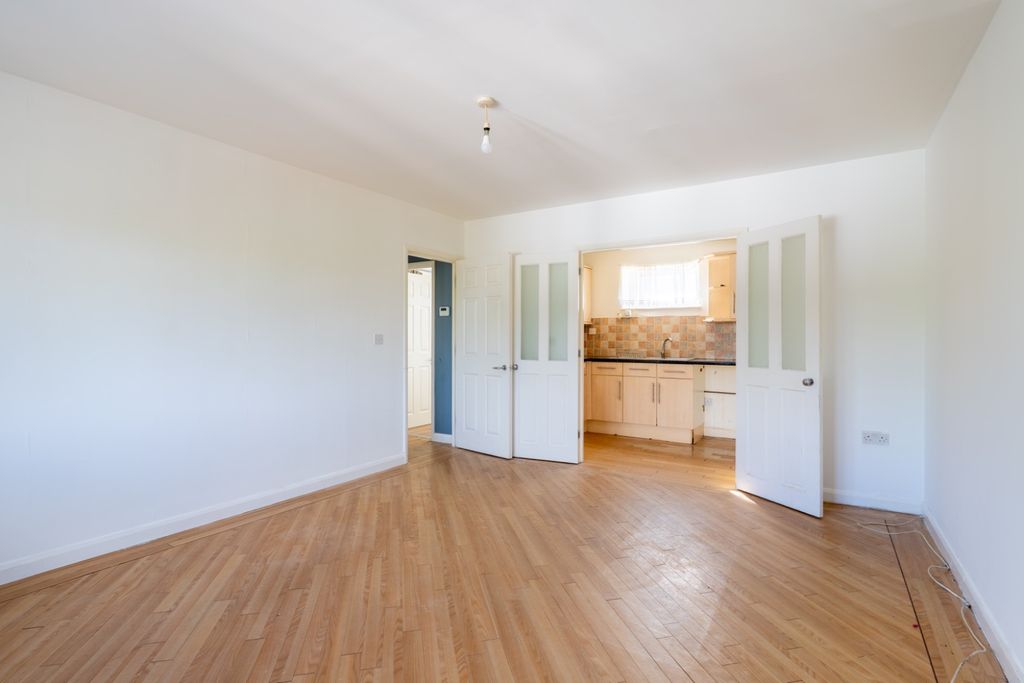 Property photo 2 of 16 3316452