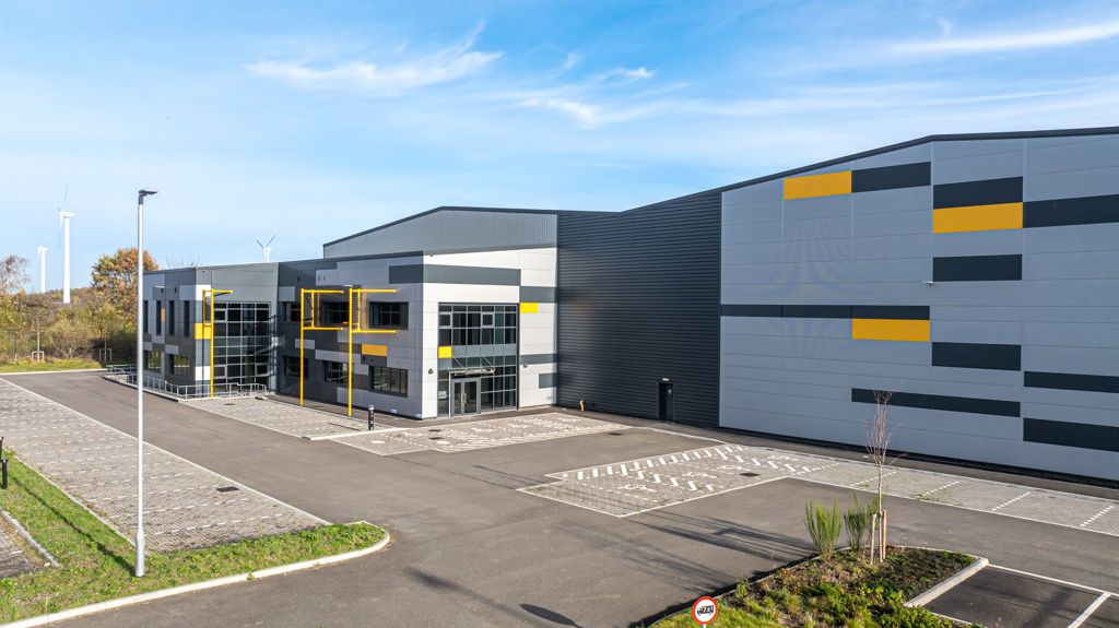 Property photo 1 of 17 Photo 27