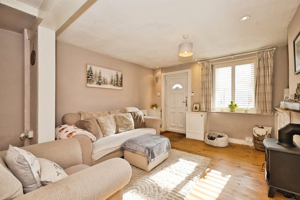 Property photo 2 of 16