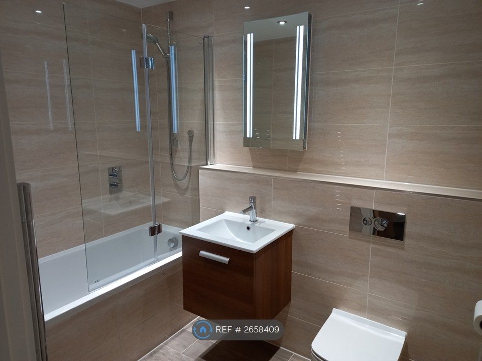 Property photo 2 of 17 Main Bathroom