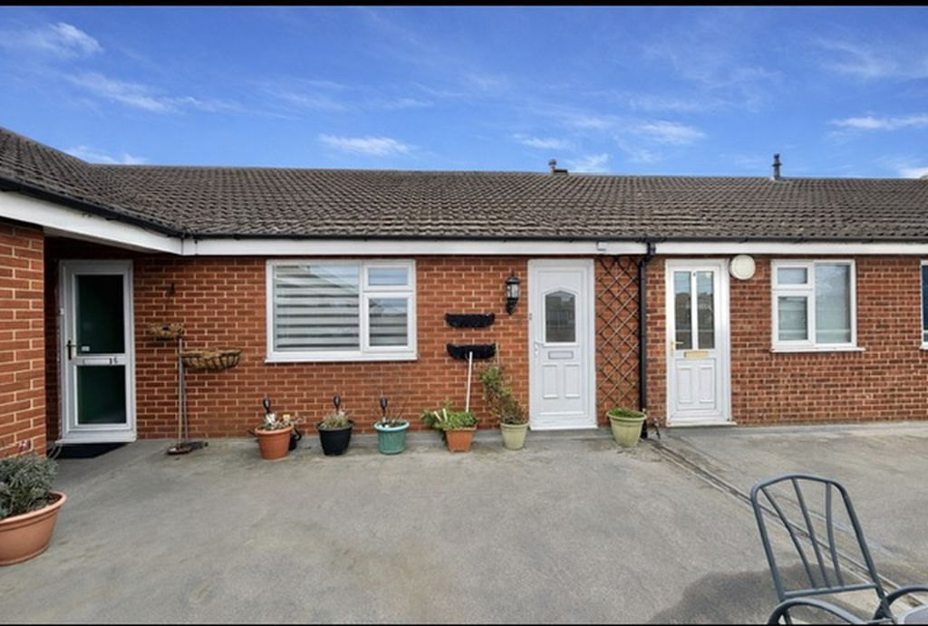 Property photo 1 of 10 Front