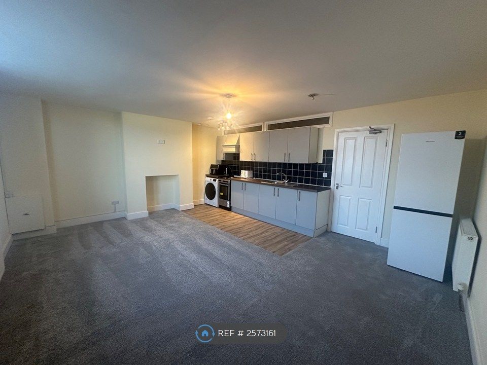 Property photo 2 of 10 Living Room