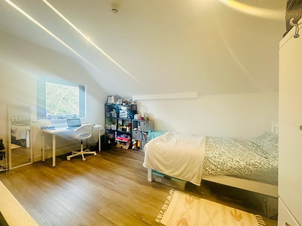 Property photo 2 of 5 Studio