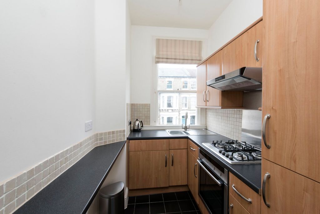 Property photo 2 of 6 Photo 04