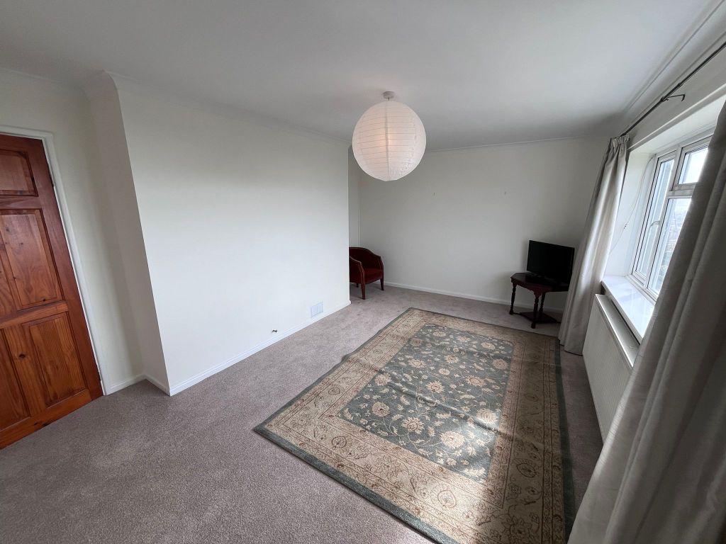 Property photo 2 of 9 Lounge