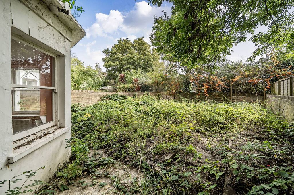 Property photo 2 of 6