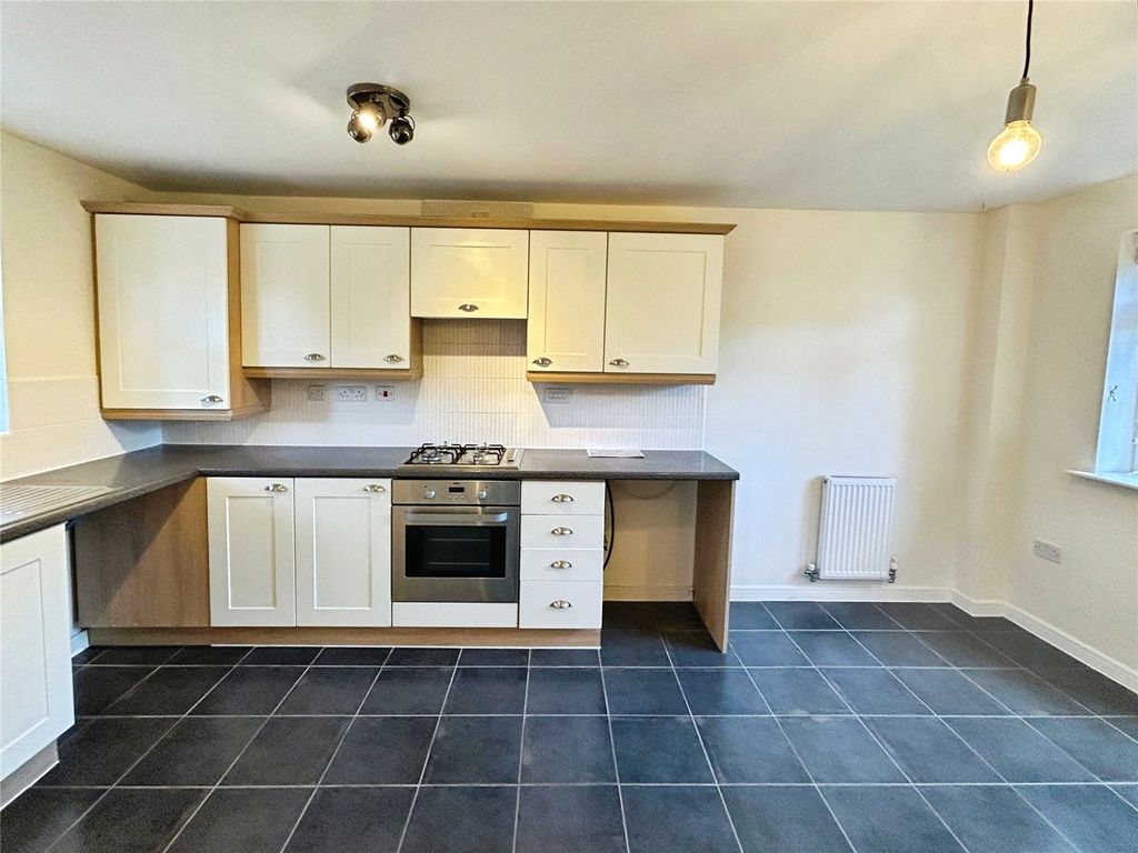 Property photo 3 of 19 Kitchen/Dining Room