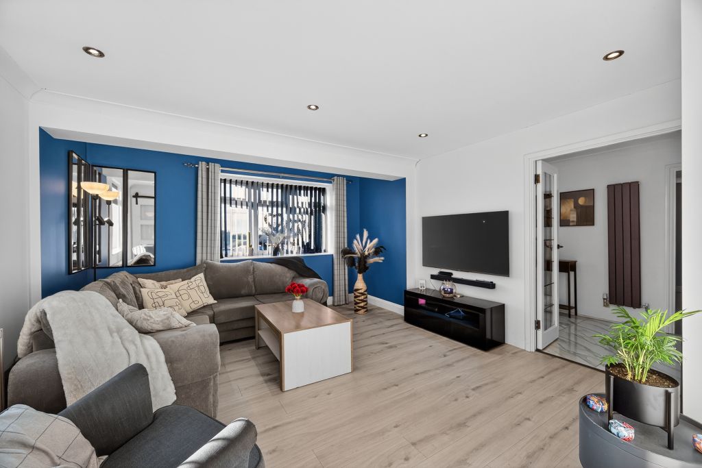 Property photo 2 of 18