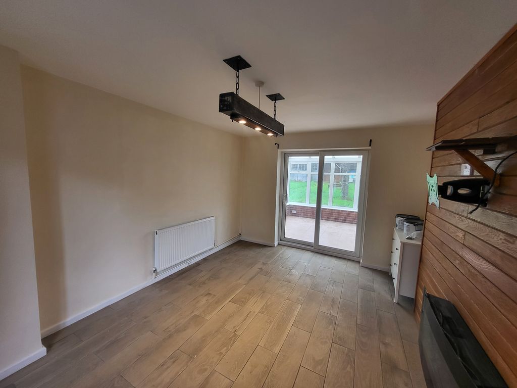 Property photo 2 of 10 Living Room