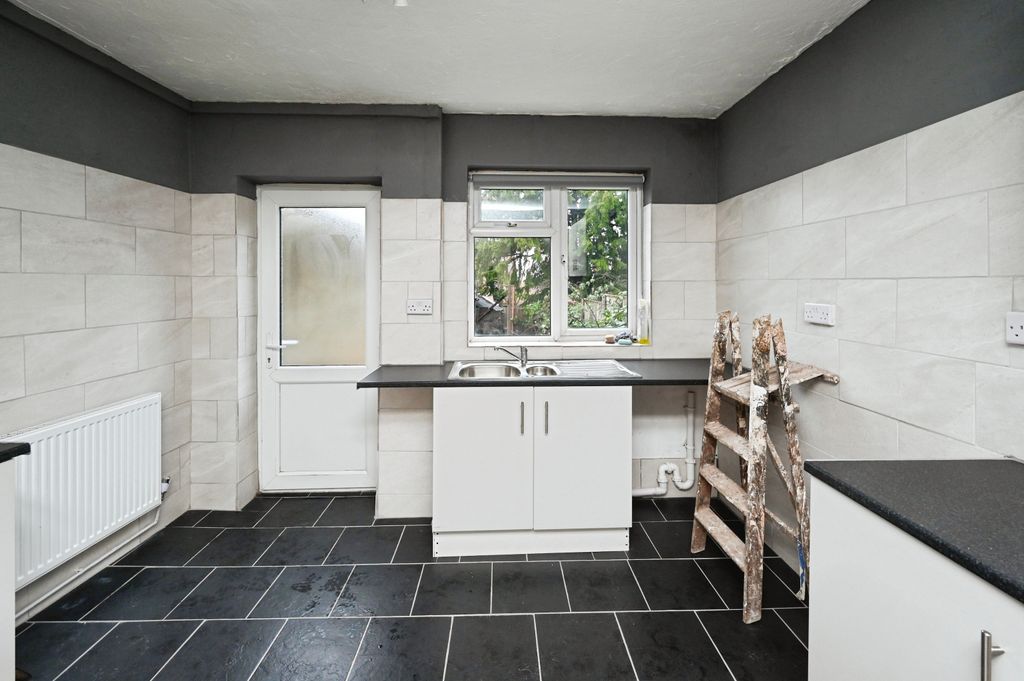 Property photo 3 of 15 Kitchen