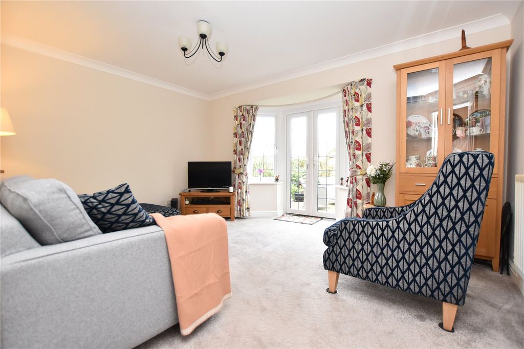 Property photo 3 of 21 Picture No. 06