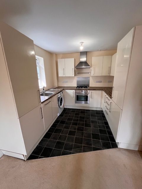 Property photo 2 of 5 Kitchen