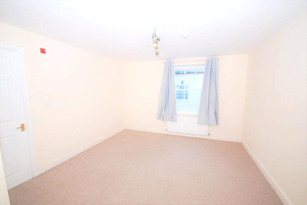 Property photo 3 of 6 Sitting Room.Jpg
