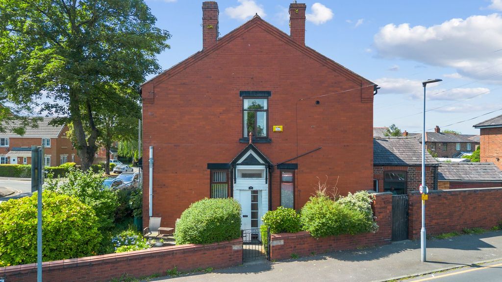 Property photo 1 of 18