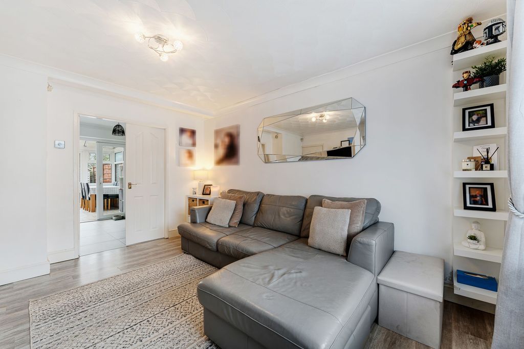 Property photo 2 of 23