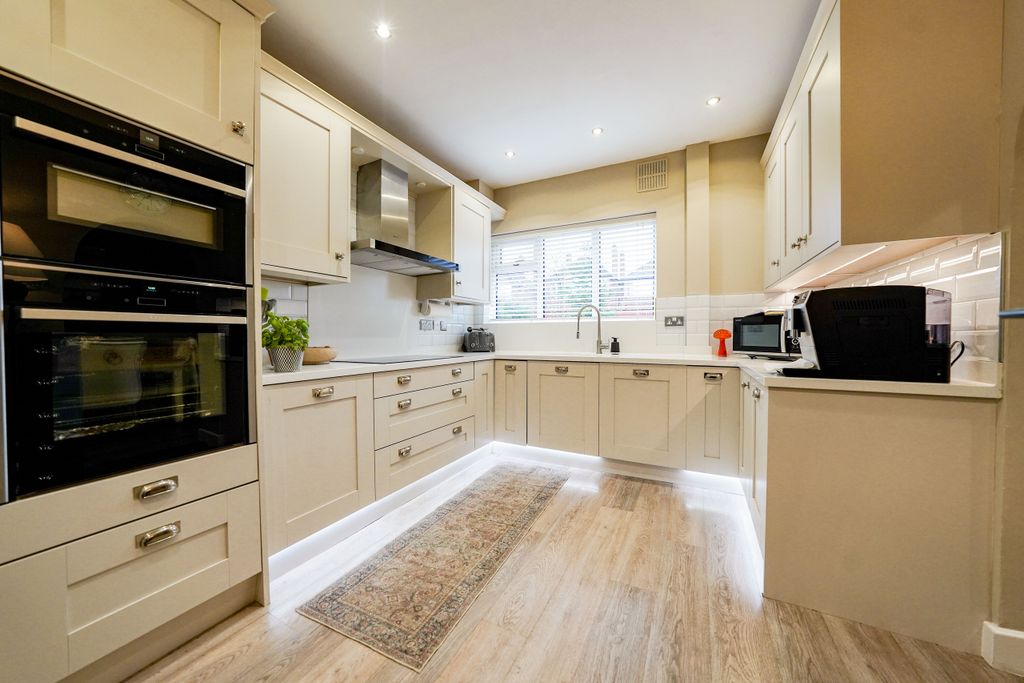 Property photo 3 of 37 Dsc03498