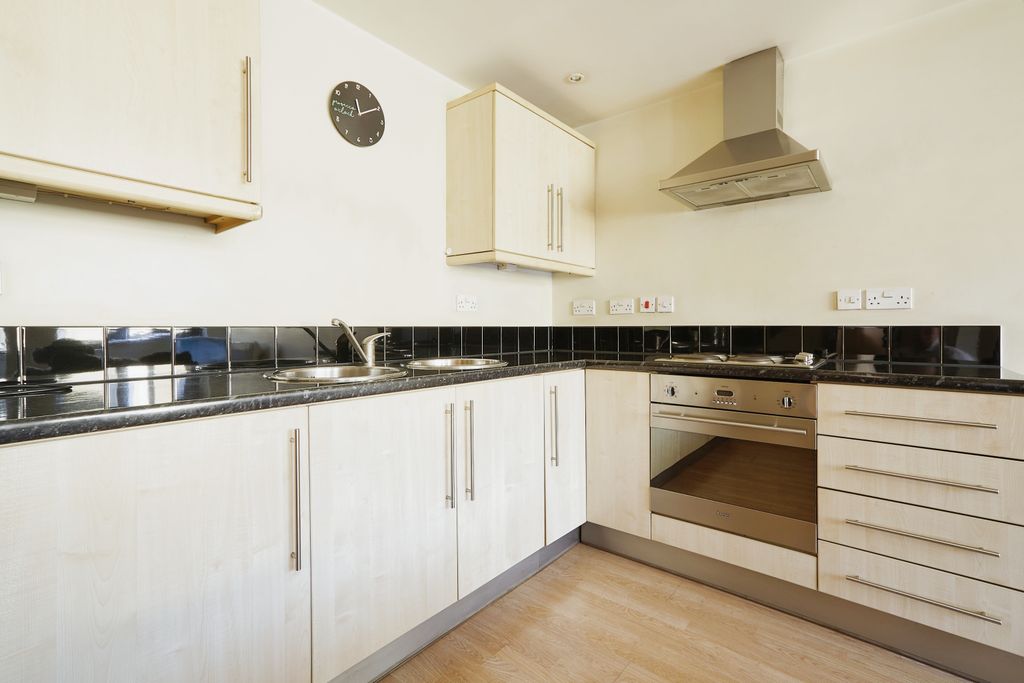 Property photo 2 of 15 Kitchen