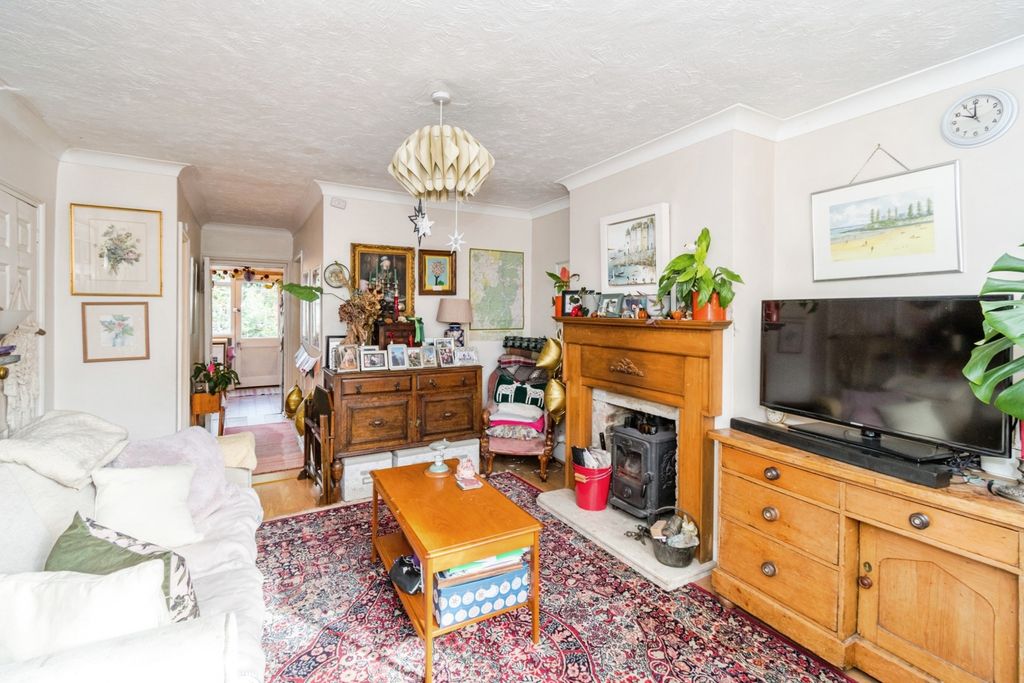 Property photo 2 of 17 Photo