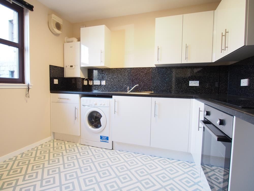 Property photo 2 of 8 Kitchen Alt