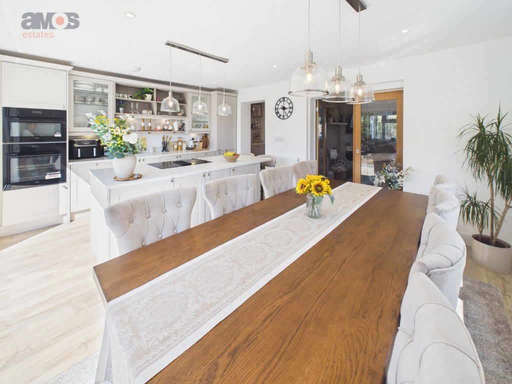 Property photo 2 of 37 5353355
